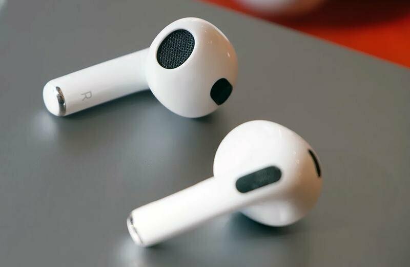 Apple AirPods 3 MagSafe Charging Case